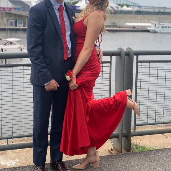 Elegant Prom -Red Graduation dress - Picture 9 of 11